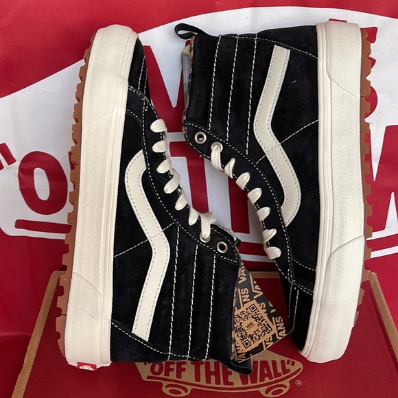 Vans Men’s Sk8-Hi Mite-1
(Suede) Black/Leopard
VNOA5HZY6D8
boots - sneakers - Picture 12 of 16